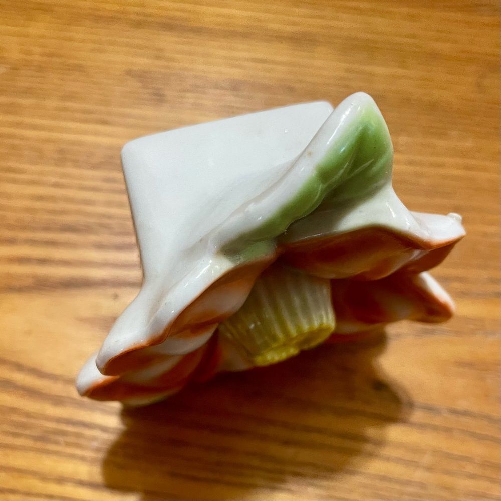 🏖️SOLD🏖️ Wall Pocket Made in Japan in great condition vintage floral motif - Picture 2 of 5